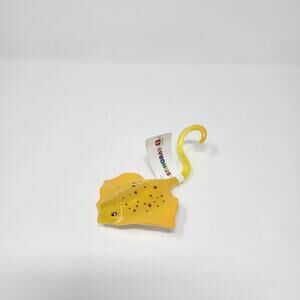 Sea Creatures Stingray Figurine